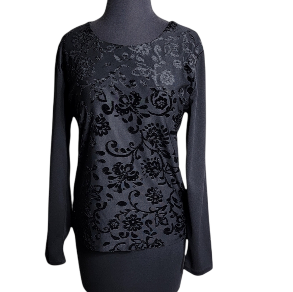 Willow Bay size medium black raised velvet paisley floral scoop n neck top